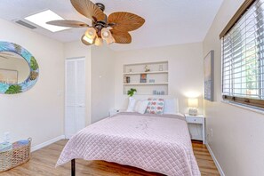1 chambre, bureau, fer et planche à repasser, Wi-Fi
