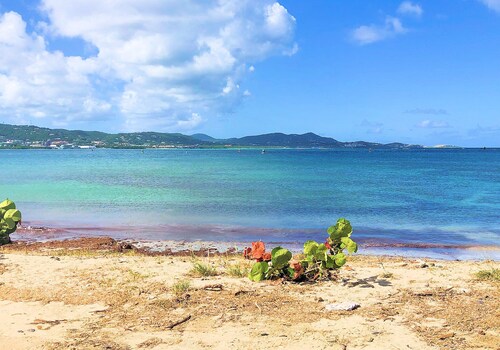 Anchor's Away - 2 bed / 2 bath harbor view condo- beach and pool.