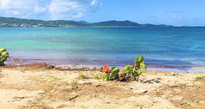 Anchor's Away - 2 bed / 2 bath harbor view condo- beach and pool.