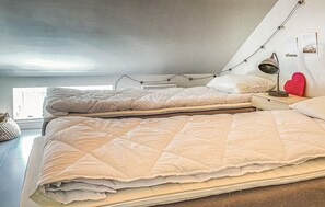 3 bedrooms, iron/ironing board