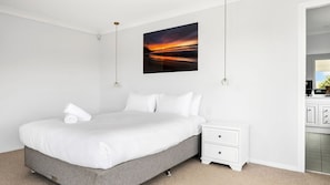 5 Schlafzimmer, Bügeleisen/Bügelbrett, kostenloses WLAN, Bettwäsche