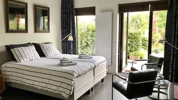 1 bedroom, travel cot, free WiFi, bed sheets