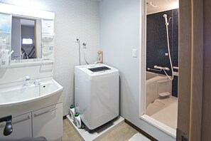 Klassieke villa | Badkamer met wastafel