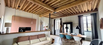 Former convent from the 17th, renovated, private garden, Beaune city center