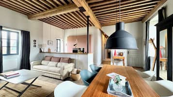 TV connectée, livres, chaßne hi-fi