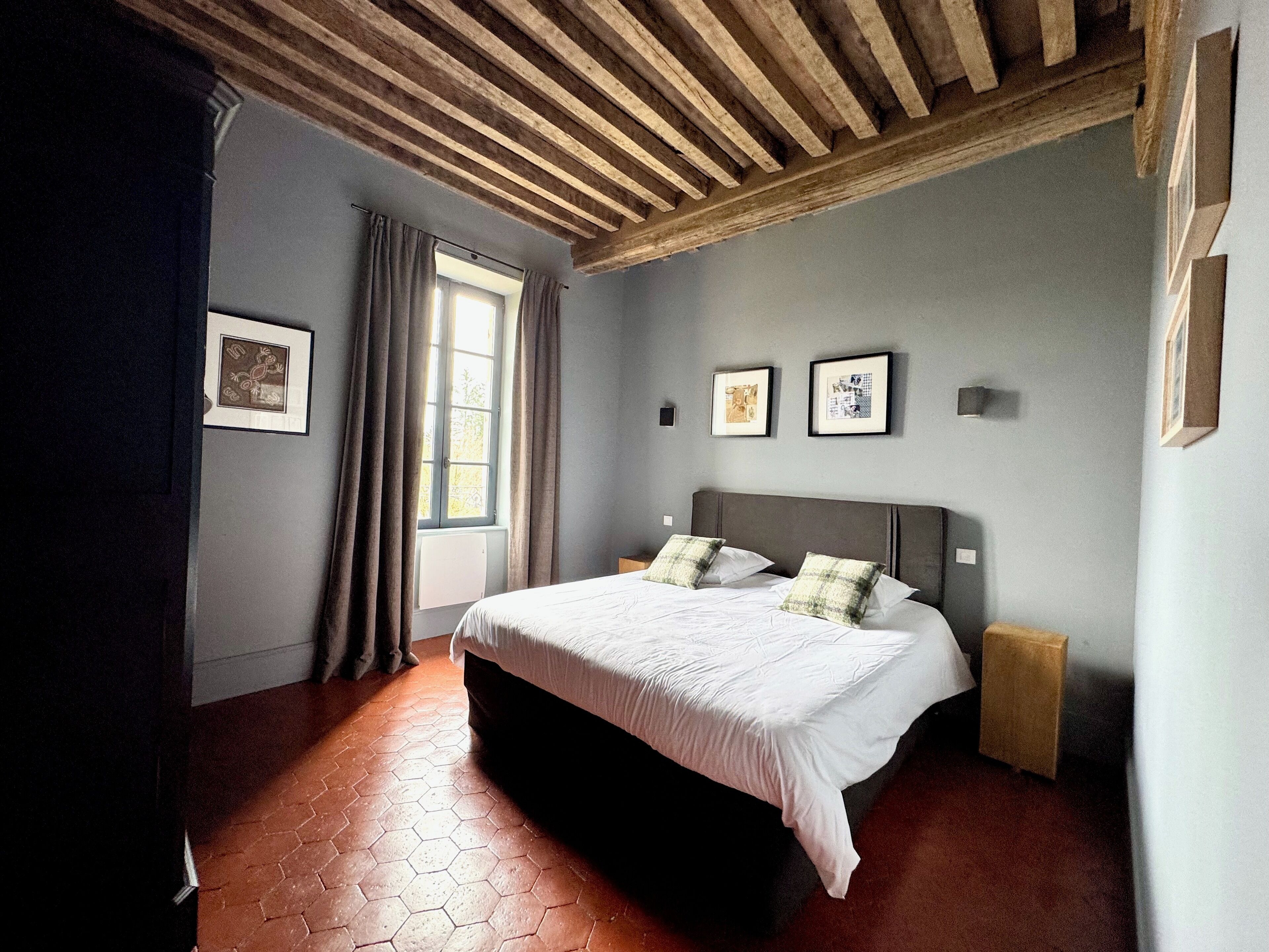 2 chambres, fer et planche à repasser, lit parapluie, Wi-Fi gratuit