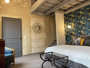 4 slaapkamers, een bureau, reisbedje, wifi