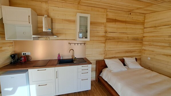 1 bedroom, WiFi, bed sheets