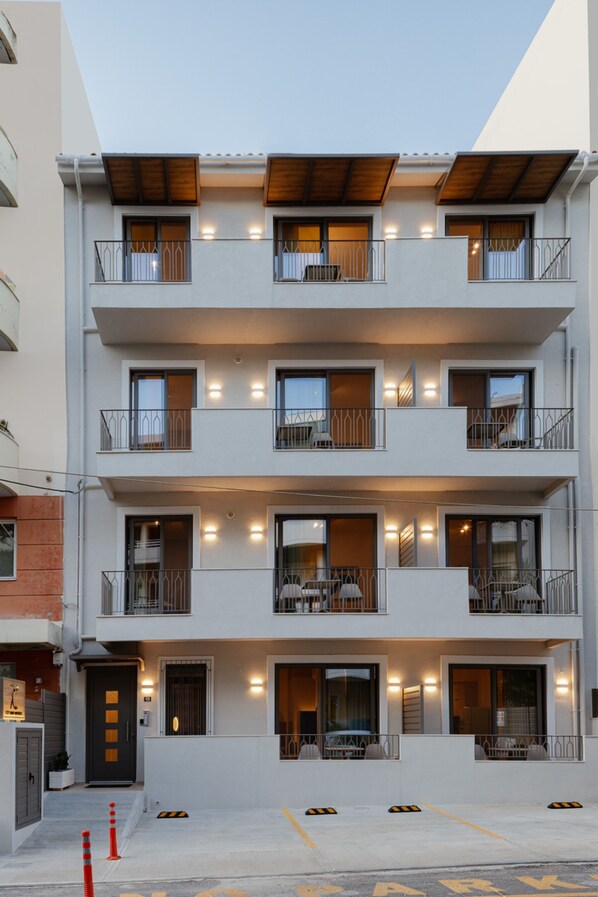 Front of property - 7 City Luxury Apartments (Rethymno)
