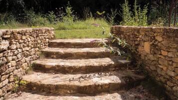 Enceinte de lâhĂ©bergement