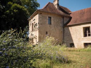 Property grounds - "La Chapelle aux Roses" (Le Bugue)
