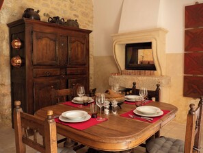 Dining - "La Chapelle aux Roses" (Le Bugue)