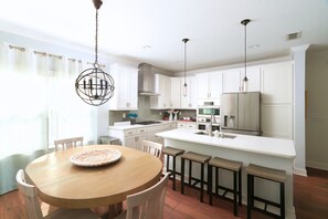 Dining - Oceanwalk Manor | Sleeps 16 • Steps to Beach (Jacksonville Beach)