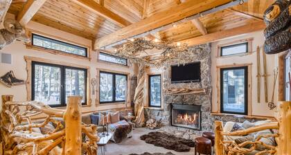 Base Camp by AvantStay | Magical Cabin w/ Sauna, Hot Tub & Close to Snow & Golf