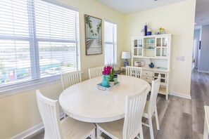 Dining - New to Dune Allen Realty!!! (Santa Rosa Beach)