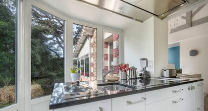 Beach villa for 8 - 75m from the beach