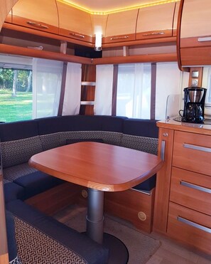 Interior - Chic caravan with awning on the Baltic Sea in Dierhagen (Dierhagen)