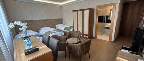 Family Triple Room | Interior