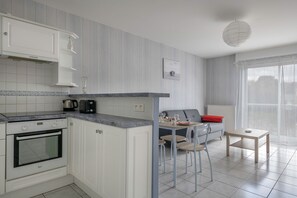 Fridge, oven, dishwasher, coffee/tea maker - La Baule, 300m from the beach - Appart for 4 (La Baule-Escoublac)