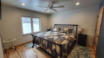 3 bedrooms, travel crib, free WiFi, bed sheets