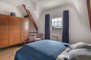 5 habitaciones, tabla de planchar con plancha y wifi gratis 
