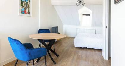 Superb "Chardonnay" studio overlooking the valley