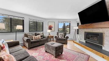 TV, pendiangan, pemain DVD