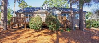 Palmer House - Pet Friendly 3 Bedroom Pinehurst Home