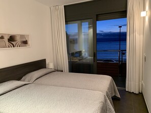 2 slaapkamers, een kluis op de kamer, een bureau