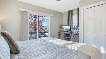 5 bedrooms, iron/ironing board, free WiFi, bed sheets