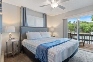 5 bedrooms, iron/ironing board, free WiFi, bed sheets - Game Room, Dock Life, Fire Pit & Hot Tub! (Lake Ozark)