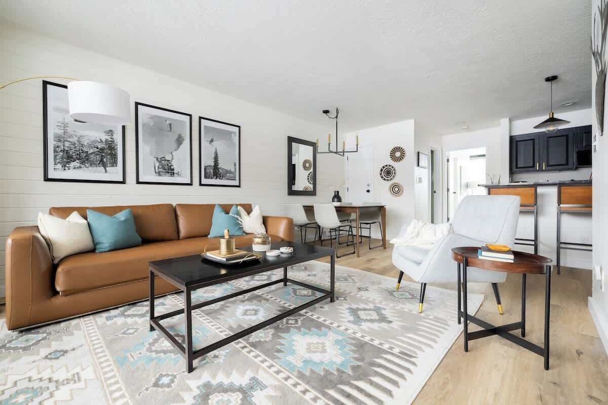 TV, fireplace, offices