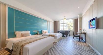 Holiday Inn Oriental (Yuxi People's Hospital Shuixi Park Branch)