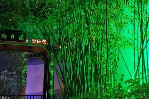 Property grounds - Holiday Inn Oriental (Yuxi People's Hospital Shuixi Park Branch) (Qianxi)