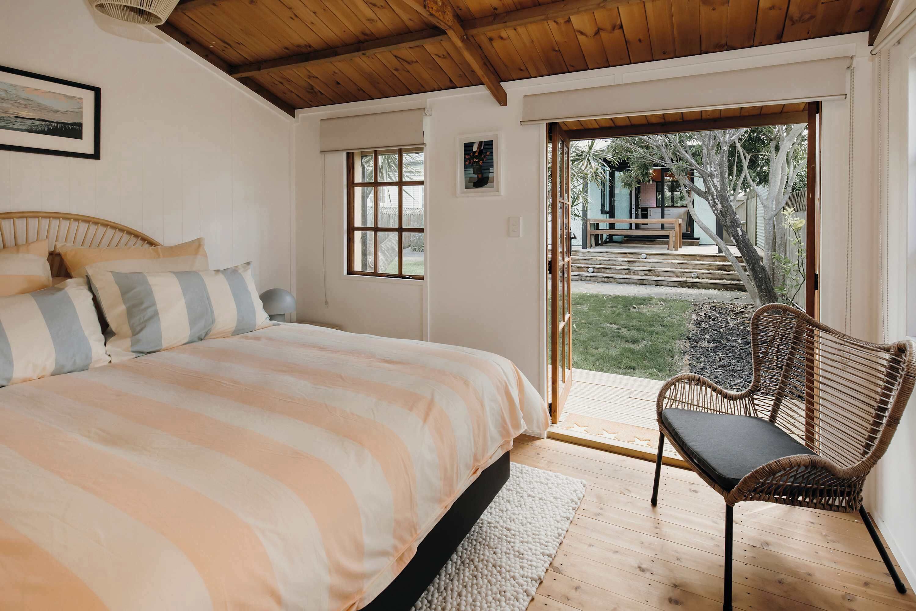 4 bedrooms, WiFi, bed sheets