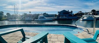 Waterfront Home/Heated Pool/Kayaks/Access to Golf