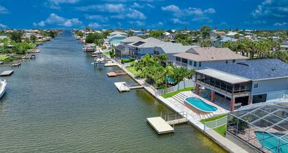 Waterfront Home/Heated Pool/Arcade Games