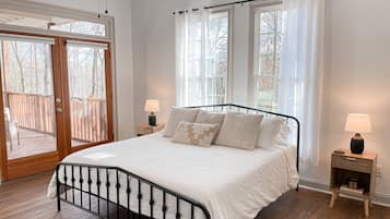 5 bedrooms, desk, free WiFi, bed sheets
