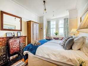 4 bedrooms, free WiFi, bed sheets - Coastguard's Cottage (Weybourne)