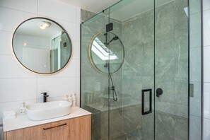 Bathtub, hair dryer, towels