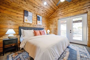 4 bedrooms, desk, iron/ironing board, travel cot