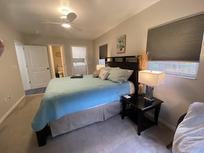 2 bedrooms, desk, iron/ironing board, free WiFi