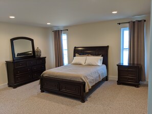 3 soverom, strykejern/-brett, wi-fi (inkludert) og sengetøy