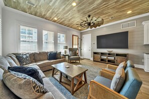 Smart-TV, Videospiele, Tischfußball, Musikbibliothek