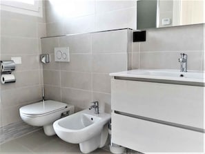 Bathroom - Holiday apartment mit Whirlpool (Lignano)