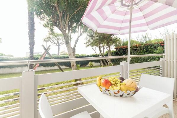 Outdoor dining - Studio with air conditioning (Lignano)