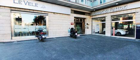 Façana frontal de l'allotjament