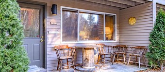 Maybe the best location on the mountain! Pool, hot tub, sleeps 6!