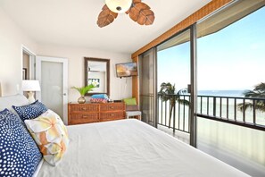 2 chambres, fer et planche à repasser, lit de bébé portatif