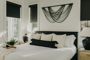 2 bedrooms, travel crib, free WiFi, bed sheets - New modern cabin, high-end luxury meets family friendly comfort, sleeps 6-8 (Broken Bow)